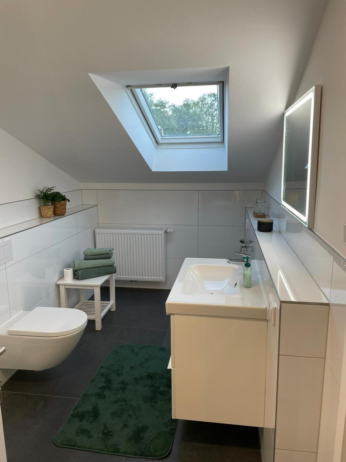 --Renoviert-- Ruhige 1-Zimmer Einliegerwohnung Mit Kueche Und Bad In Grossburgwedel 외부 사진